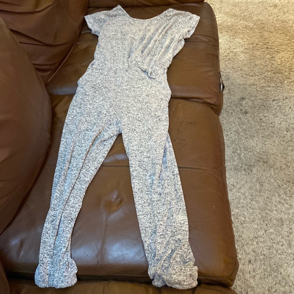 Brand: Cat & Jack  Size: M (7/8)  Color: grey